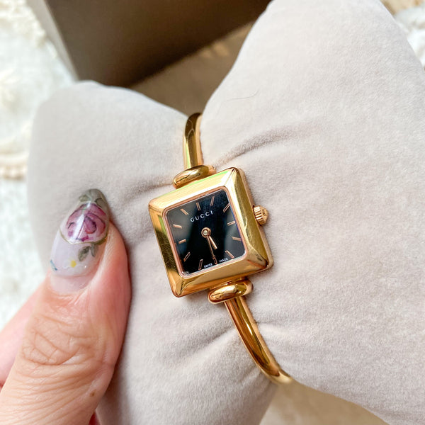 Vintage Gucci Gold Square Bracelet Watch - 1900L