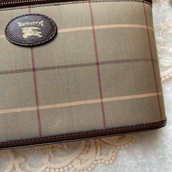 Vintage Burberrys Vanity Bag - 002